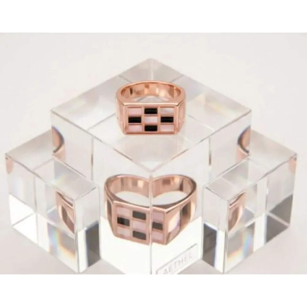 Anthropologie Women's White Onyx Checker Enamel Cocktail Ring Sz 6 NWOT 68